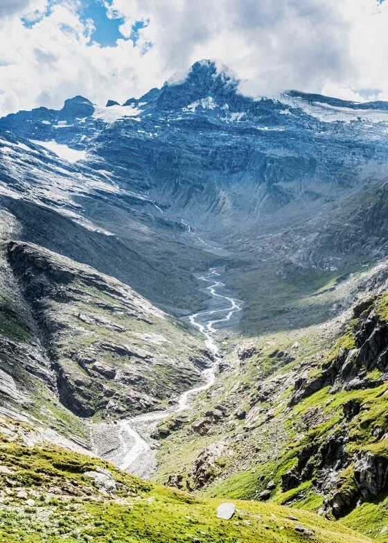 Quelle des Hinterrheins: Der Ursprung unter dem Rheinwaldhorn.