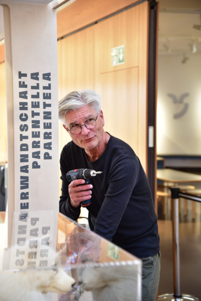 Seit 40 Jahren Ausstellungs­gestalter: Roland Eberle hat schon mehrfach als Szenograf für das Bündner Naturmuseum gearbeitet.
